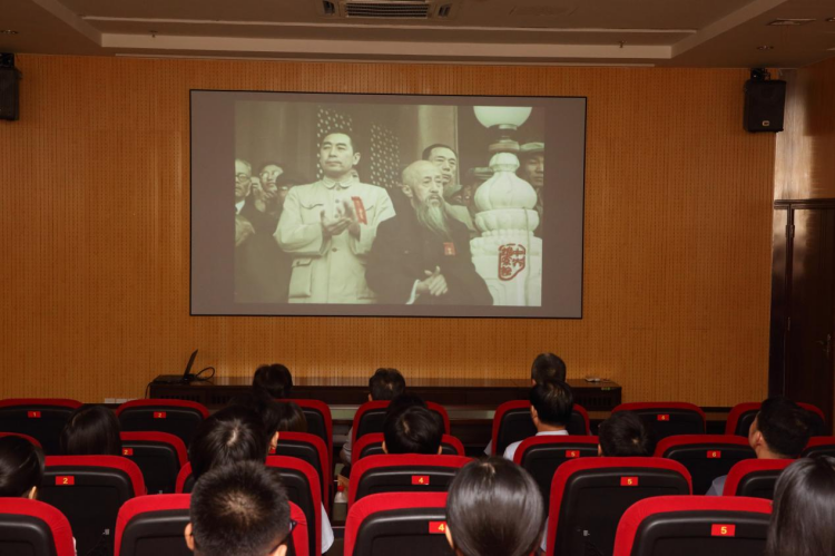 档案展图片3.png