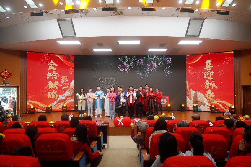 4、声乐《金曲贺新春》.jpg