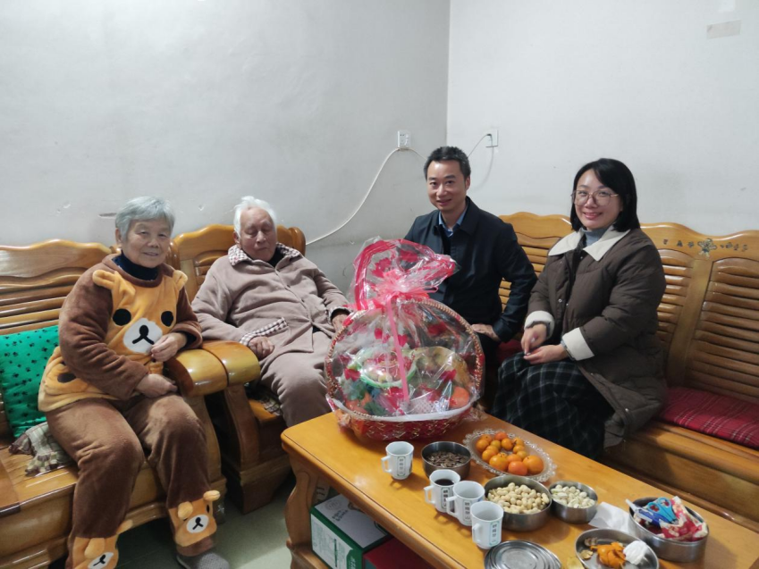 慰问老同志05.png
